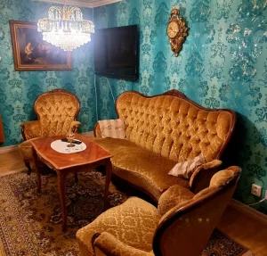 Hotellrummet Carl, Levar Hotell